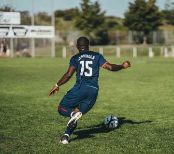 拉什福德与梅努、帕尔默游戏互动提及曼联（配图示意）